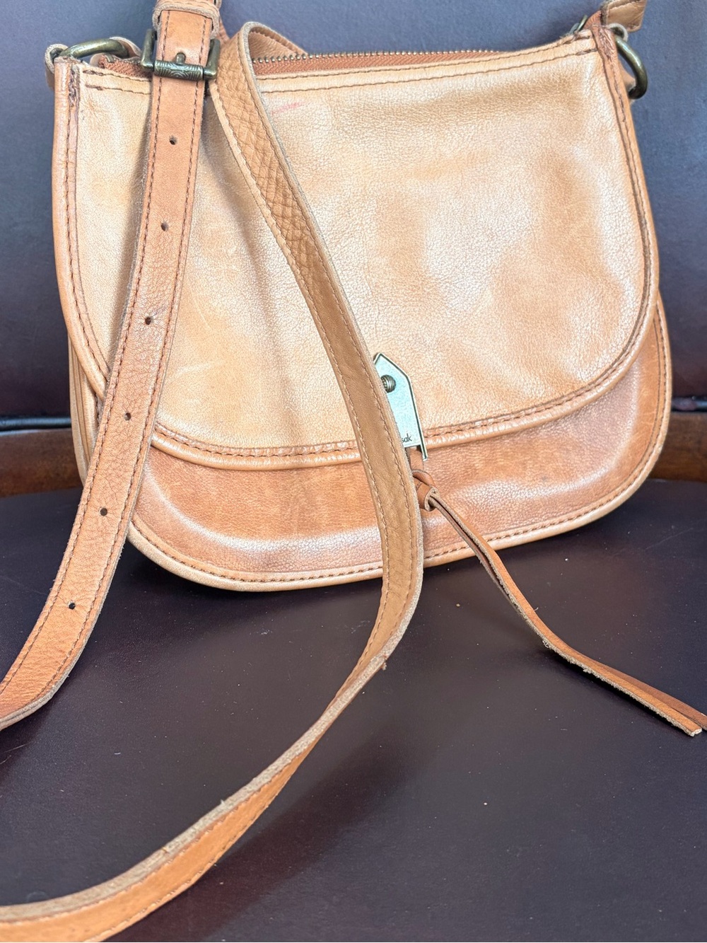 ‘The PlayA’ The Sak Leather Saddle Crossbody in Tan